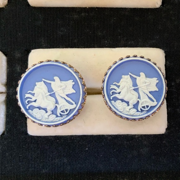 Vintage Cameo Trojan Warrior Chariot Cuff Links - Picture 1 of 4